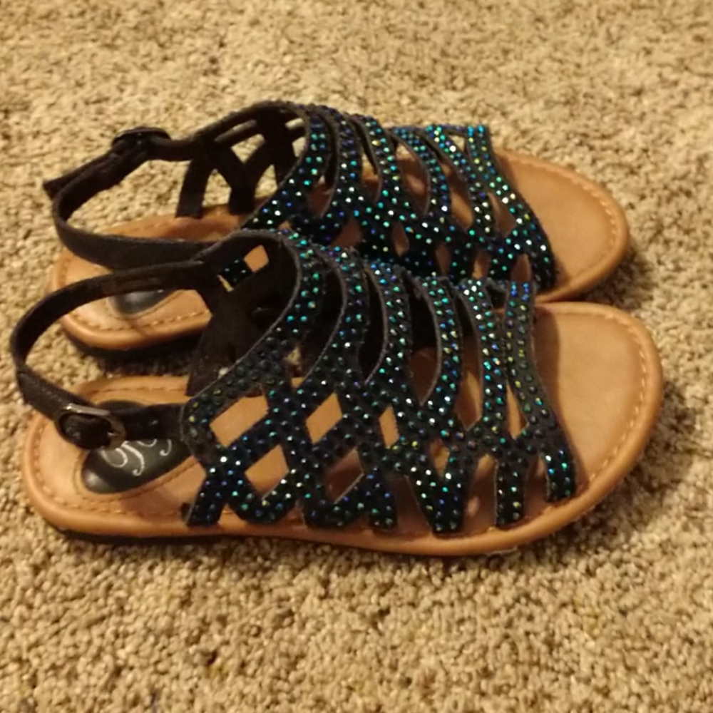 Sandals - Picture 2 of 3